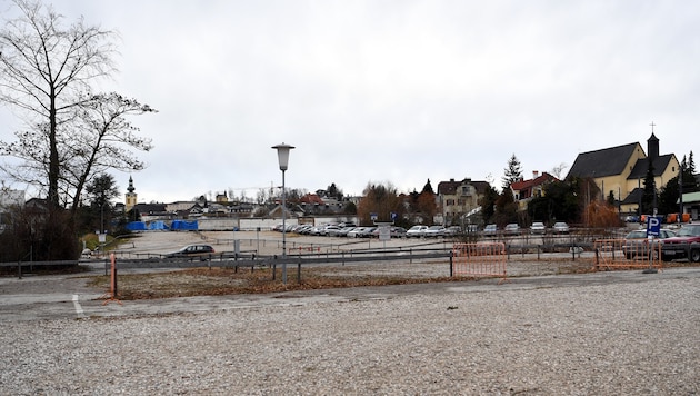 Kein schöner Anblick ist seit vielen Jahren das brachliegende Gelände des Seebahnhofs in ...