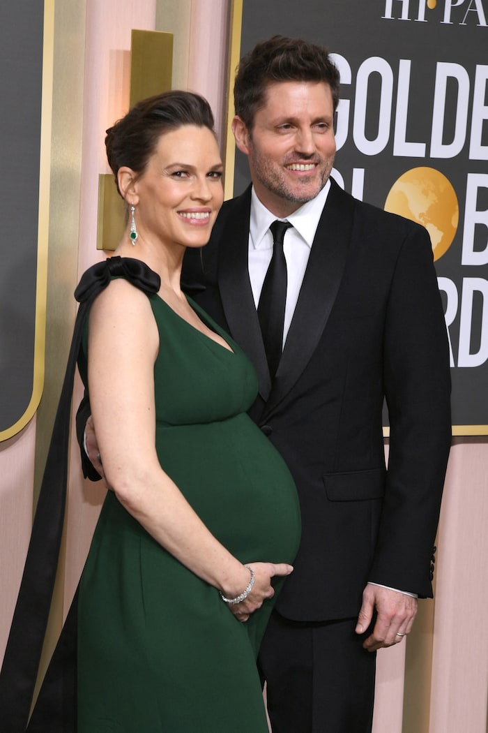 Hilary Swank während ihrer ersten Schwangerschaft mit Ehemann Philip Schneider am Red Carpet
