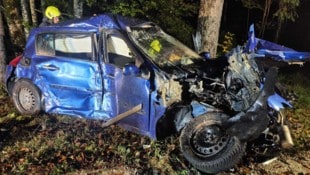 Das Auto wurde völlig zerstört.