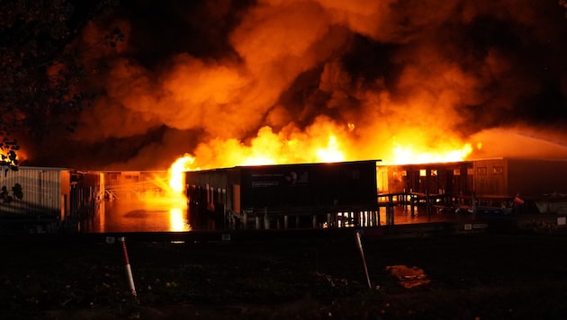 300 Feuerwehrleute aus den Bezirken Eisenstadt, Eisenstadt-Umgebung und Neusiedl am See waren ...