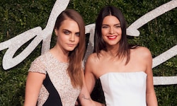 Cara Delevingne und Kendall Jenner kennen sich seit Ewigkeiten. Immer wieder gab es Gerüchte um ...