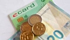 Auf den Konten zahlreicher Österreich landet im November weniger Geld – Grund dafür ist die ...