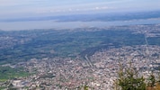 Von der Staufenspitze hat man einen fantastischen Ausblick auf das Rheintal und den Bodensee.