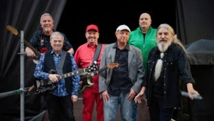 Die bayrische Kult-Band Spider Murphy Gang feiert ihr 50-jähriges Bühnenjubiläum am Traunsee.