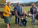 Die neuen Paten von „Verena“ und „Hans Peterle“ mit ihrem ersten Foto für das Tieralbum.