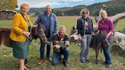 Die neuen Paten von „Verena“ und „Hans Peterle“ mit ihrem ersten Foto für das Tieralbum.