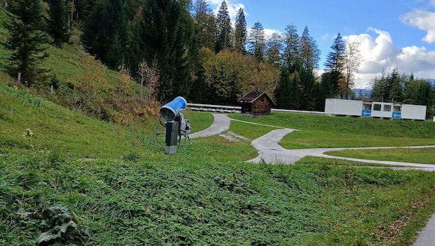 In Rosenau ruft die Gemeinde zum sparsamen Umgang mit dem Wasser auf. Zeitgleich laufen die ...