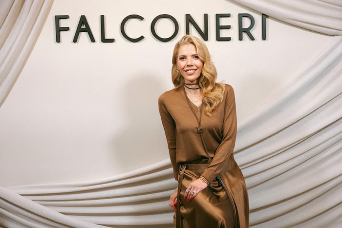 Victoria zog bei dem Event mit Falconeri alle Blicke auf sich.