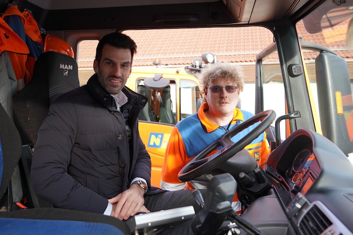 FPÖ-Landesvize Landbauer setzt im Straßendienst auf bewährte Verbrenner- Motoren: „Lassen uns ...