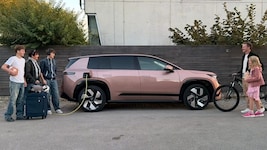 Familie, Fahrrad, Fernreise – mit modernen E-Autos wie dem Skoda Peaq ist das vereinbar.