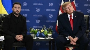 Die Stimmung zwischen den Präsidenten Selenskyj (li.) und Trump ist frostig.