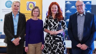 Jahrestagung Kinderschutz: Kathrin Sevecke, Susanne Greber-Platzer (Präsidentin der ÖGKiM), LR ...