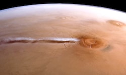 Die 1800 Kilometer lange Wolke bildet sich immer nur zu ganz bestimmten Zeiten am Hang eines ...