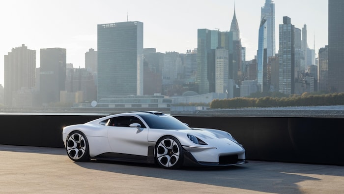 Der Porsche Mission S wurde an derselben Stelle präsentiert ...