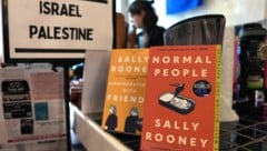 Die Autorin von Romanen wie „Normal People“ und „Intermezzo“ wollte Einnahmen aus ihren ...