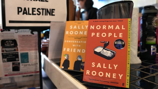 Die Autorin von Romanen wie „Normal People“ und „Intermezzo“ wollte Einnahmen aus ihren ...