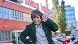 Auf Besuch in der „Krone“: Autorin Elfie Donnelly offen und ehrlich mit ihrem neuen Buch im ...