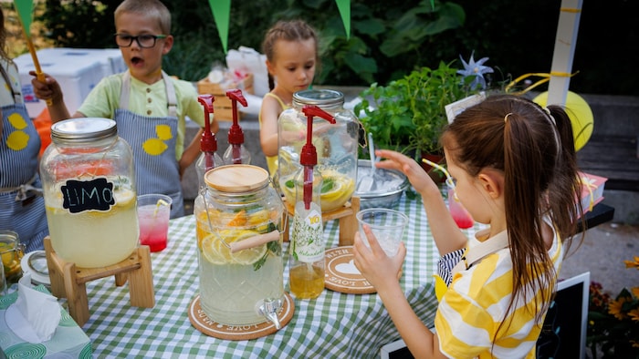 Die kühle Limonade war eine willkommene Abwechslung für Passanten.