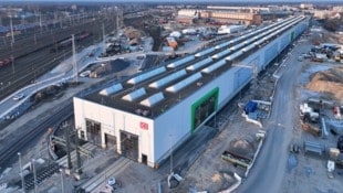 Das „Neue Werk Cottbus“, das in Zusammenarbeit mit der Deutschen Bahn gebaut wird, steht kurz ...