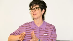 Lea Putz-Erath von der Frauenberatungsstelle „femail“ im Gespräch mit der „Krone“.
