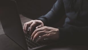 Kriminelle versprechen im Namen von FinanzOnline eine hohe Steuererstattung.