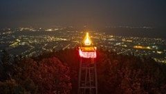 Ab 28. November wird die elektrische Flamme der Gfiederwarte auf dem Ternitzer Hausberg wieder ...