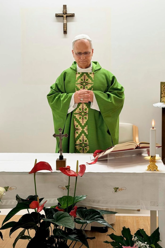 Papst Leo feiert die Messe in der Gemelli-Klinik.
