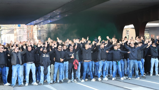 Die Wacker-Fans sorgten bereits am Nachmittag in der Innenstadt für Stimmung.