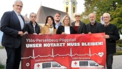 Regionale Gemeindechefs mit Organisatorin Christa Kranzl (Mi.), und Initiativensprecher sowie ...