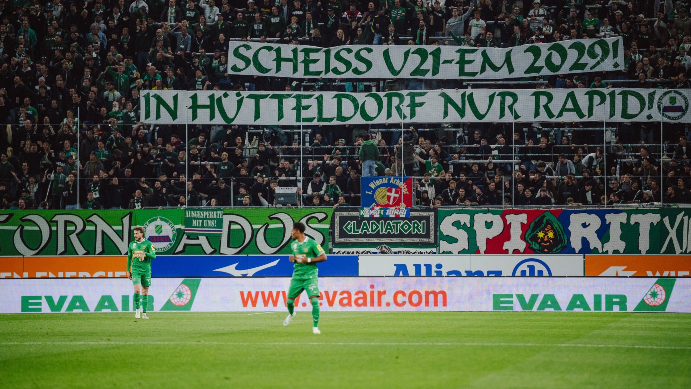 Skandálum Hütteldorfban: a Rapid-szurkolók tiltakoznak az U21-es Eb ellen