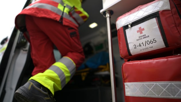Eine Frau musste ins Spital gebracht werden.