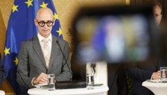 Finanzlandesrat Willibald Ehrenhöfer bei der Budgetpräsentation