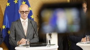 Finanzlandesrat Willibald Ehrenhöfer bei der Budgetpräsentation