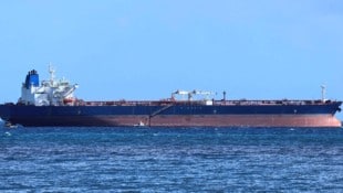 Anderswo werden Tanker der russischen „Schattenflotte“ beschlagnahmt, an die USA kann Russland ...