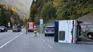 Der Anhänger musste abgeschleppt werden.