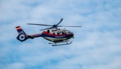 Der verletzte Mann wurde von der Flugpolizei mittels Taubergung ins Tal gebracht. (Symbolbild)
