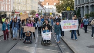 Der Demozug führte vom Südtiroler Platz bis zum Schlossbergplatz.