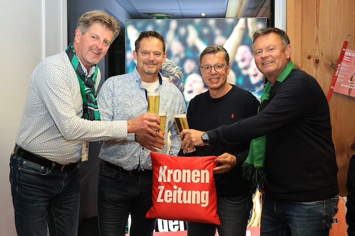 Claus Meinert, Otto Konrad, Christoph Stühlinger und Peter Buglas (v. links) gönnten sich ein ...