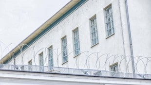Hinter den Mauern der JA Wels sitzen die beiden Brüder in Untersuchungshaft.