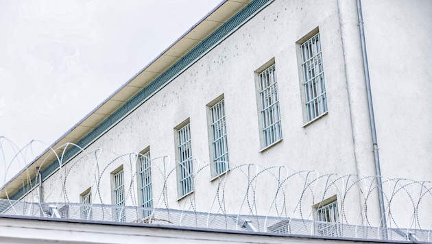 Hinter den Mauern der JA Wels sitzen die beiden Brüder in Untersuchungshaft