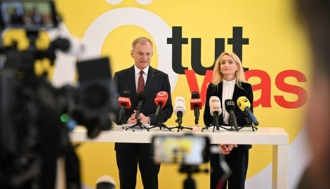 Gut zwei Stunden nach dem Rücktritt Achleitners stellte LH Thomas Stelzer Christiane Frauscher ...