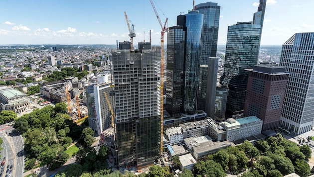 Woche für Woche wächst der Turm um ein Stockwerk – auch dank der Schalungstechnik aus Amstetten.