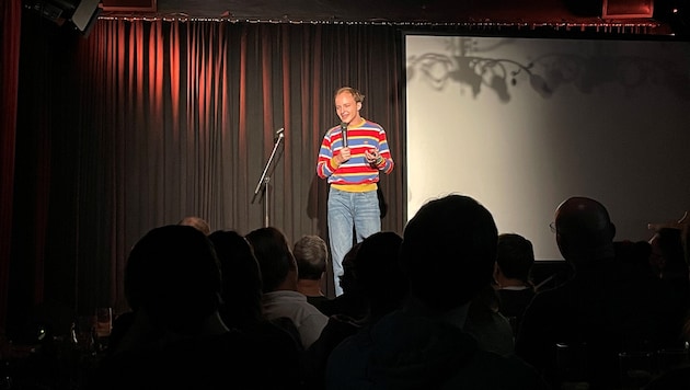 Jonas Bonas füllte das Grazer Theatercafe.