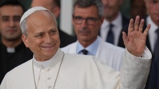 Papst Leo XIV. hat am Samstag das Krankenhaus in Rom verlassen. Bereits für den Sonntag ist das ...