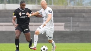 Verteidiger Dredon Kelly (im Bild gegen Amstetten-Stürmer David Peham) war in Hälfte eins der ...