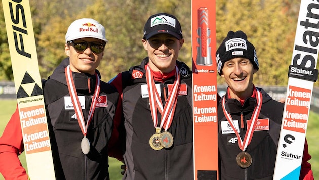 Jonas Schuster gewann vor Stephan Embacher (l.) und Clemens Aigner (r.) den Titel auf der ...