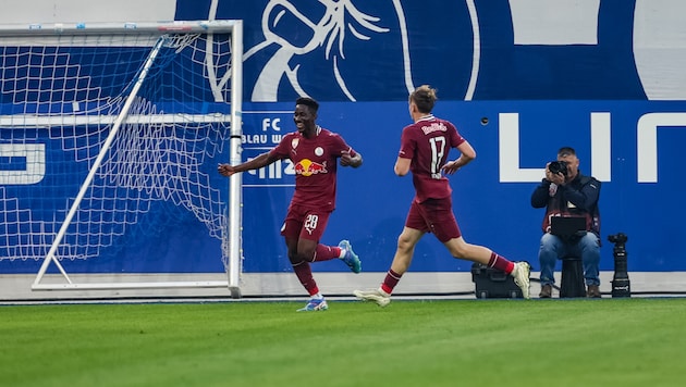 Zuerst Tor, dann Ausschluss: Lassina Traore (li.) erlebte ein Wechselbad der Gefühle.