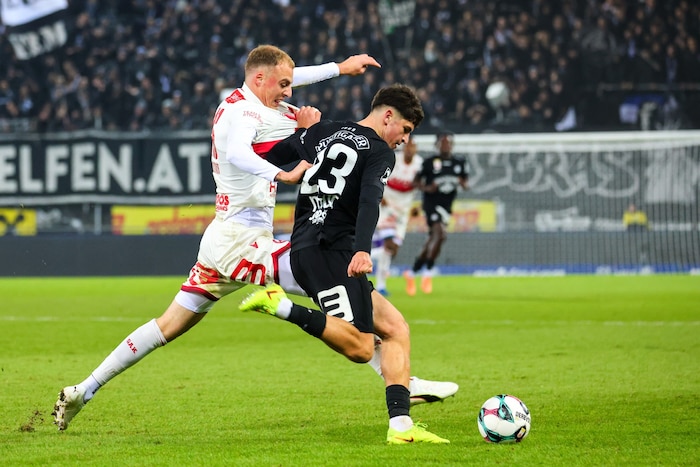 Malic (r.) und Sturm gehen als Favorit ins Duell mit dem GAK um Hofleitner.