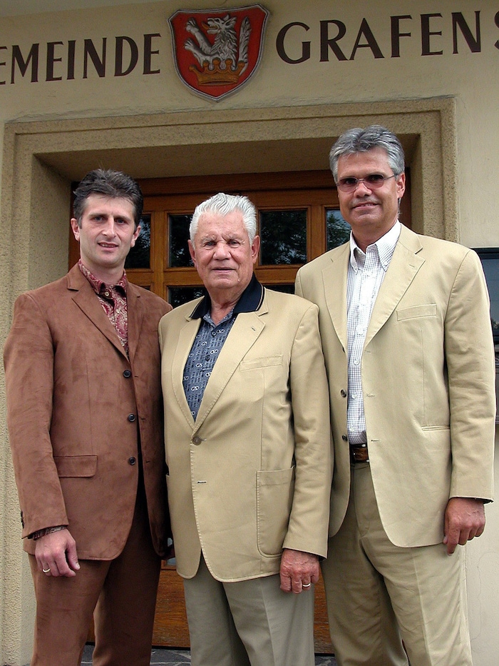 T. Egger, V. Deutschmann und S. Deutschmann im Jahr 2003.