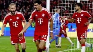 Aleksandar Pavlovic und Luis Díaz trafen, Konrad Laimer feierte mit.